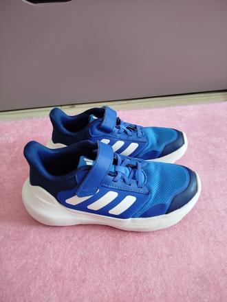 Botasky, adidas,35