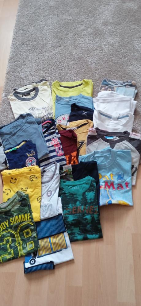 Tričká veľ.122/128, 122