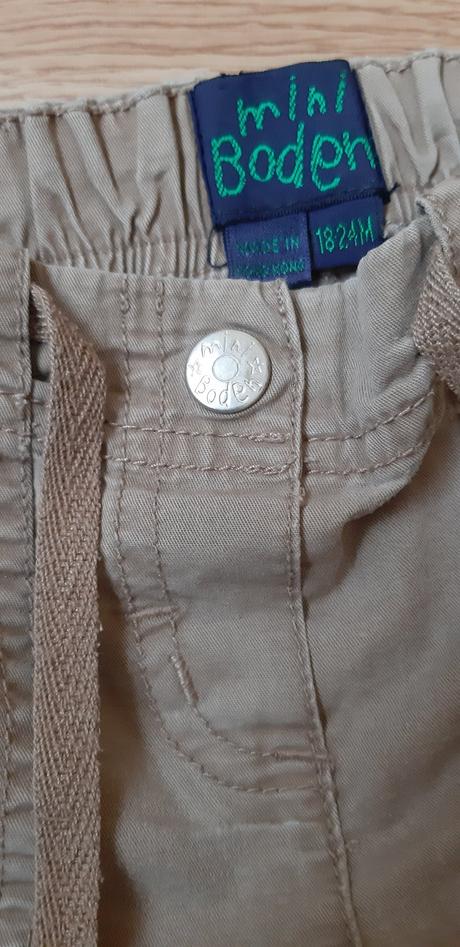 Šortky 18-24m., mini boden,86