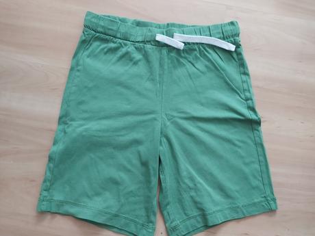 Krátke nohavice, benetton,146