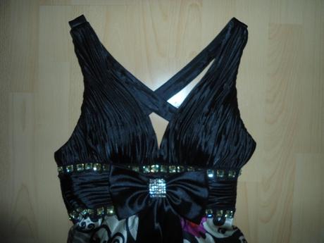 Spolocenske farebne saty, s