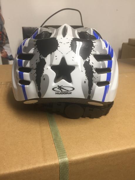 Cyklistická prilba, s