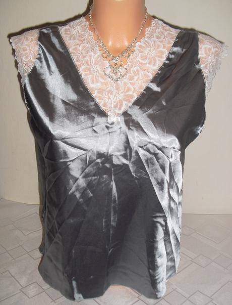 Satenovy s krajkami elegantny topik, m