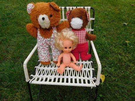 Staré detské kresielko + starší mackovia, 