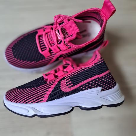 Tenisky ružovo-čierne, 29