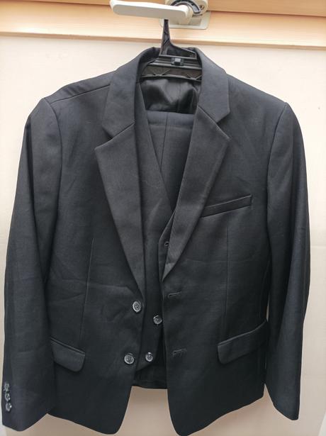 Chlapčenský oblek, 146