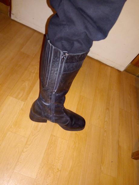 Cierne vysoke cizmy vel. 40 zateplene, 40