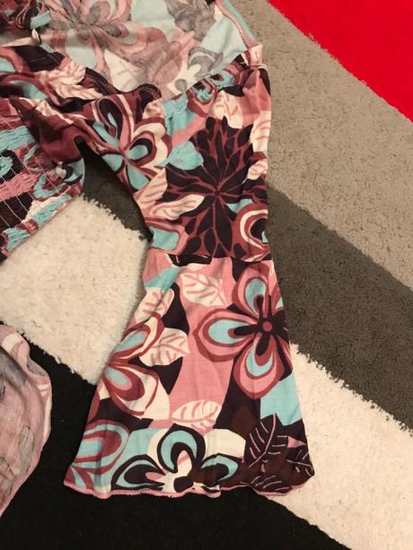 Tunika so zvonovými rukávmi, s