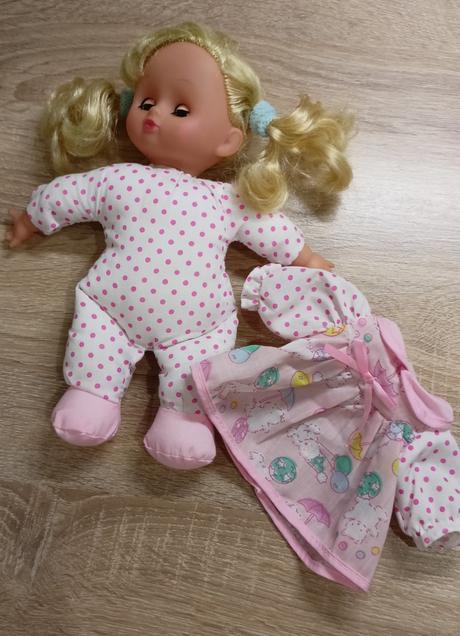 Bábika s vankúšikmi,