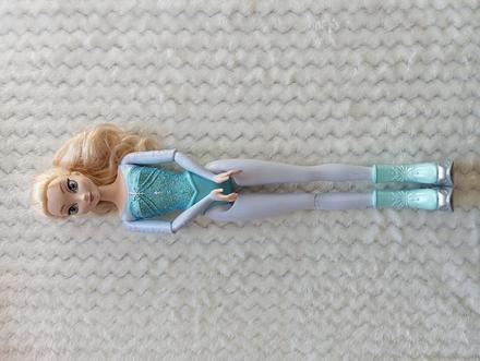 Barbie mattel elsa na korčuliach 2, 