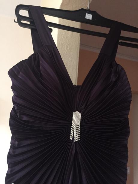 Spoločenske šaty, 38