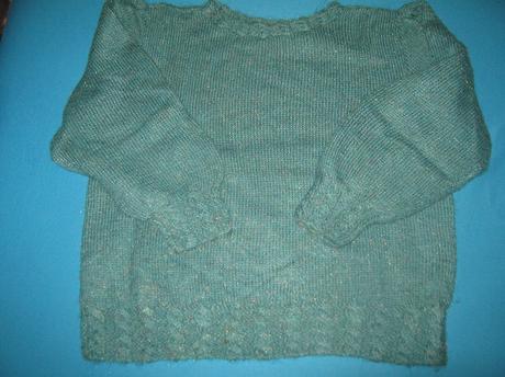 17  zelenotyrkysový pulovrik, l