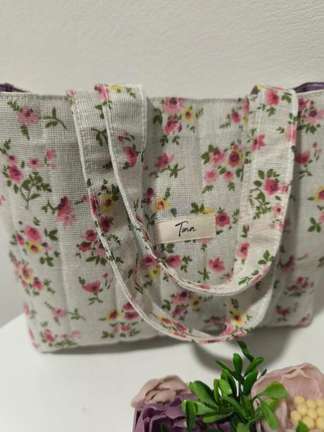 Malá taška kvety na bežovej, 