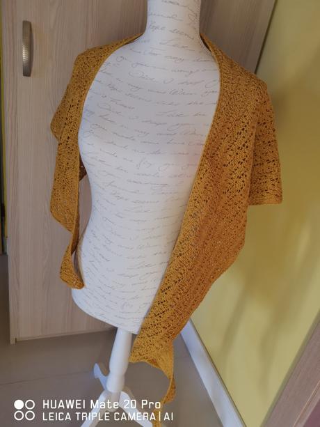 Asymetrická šatka mustard,