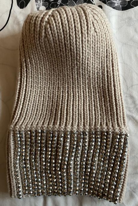 Teplá mäkká čiapka s brmbolcom - uni veľkosť,