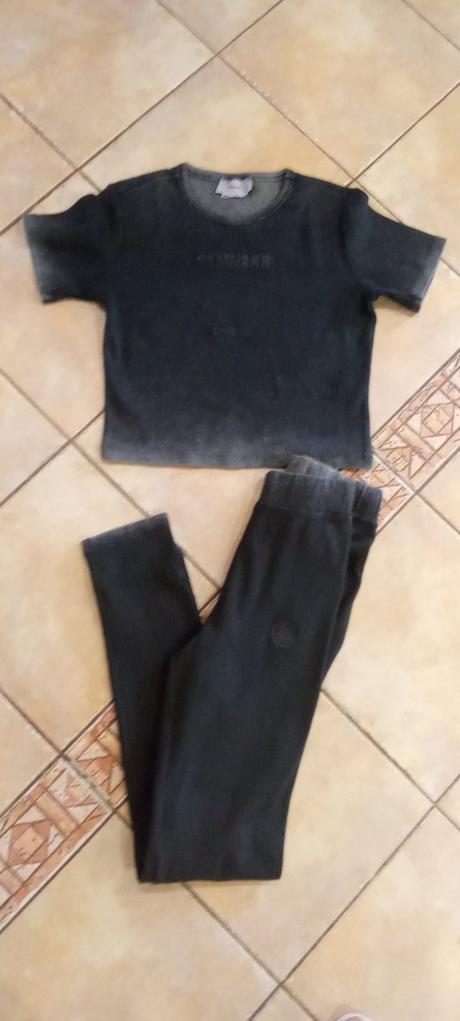 Krásny rebrovany sivý set, l