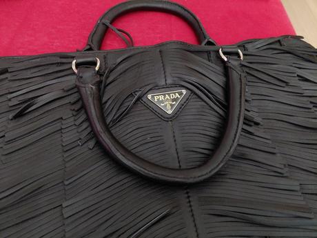 Kabelka čierna, strapata   31 x 29 x 14 cm, 