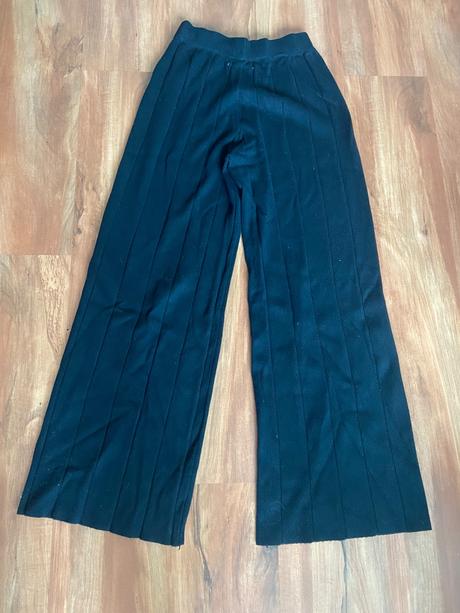 Cierne pletene nohavice, l