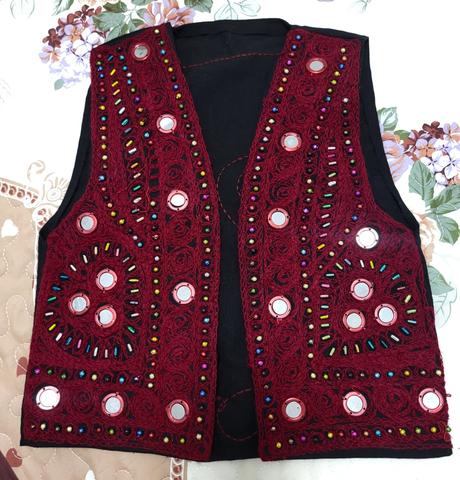 Originálna vesta na cca 3-4 roky, 