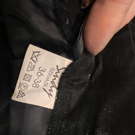 Kostým spolocenský lesklý sukňový vel.36-38, s