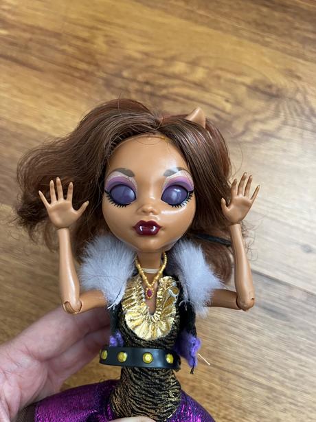 Clawdeen alive monster high, 