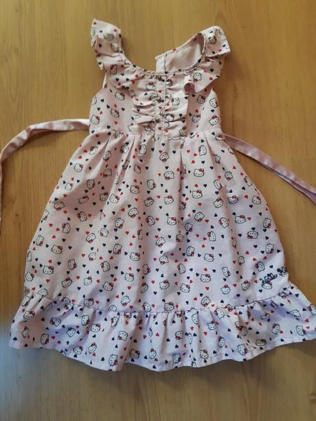 Srdiečkové šaty s hello kitty, h&m,98