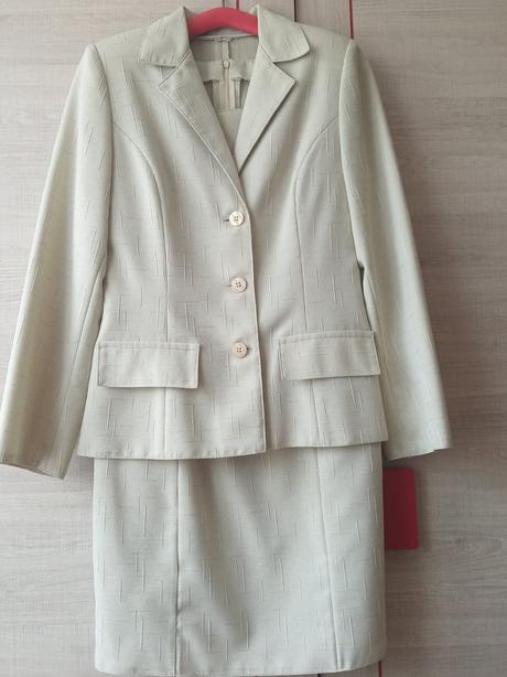 Dámsky kostým, 36