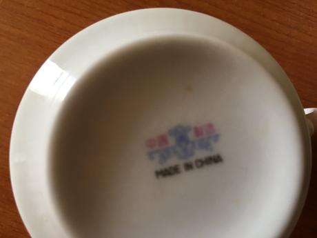 Retro šálka s tanierikom, porcelán, 