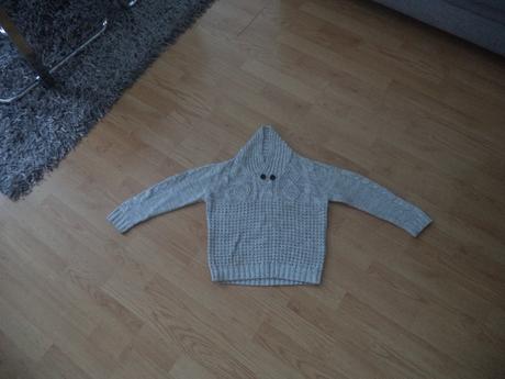 Sivý sveter, kenvelo,116