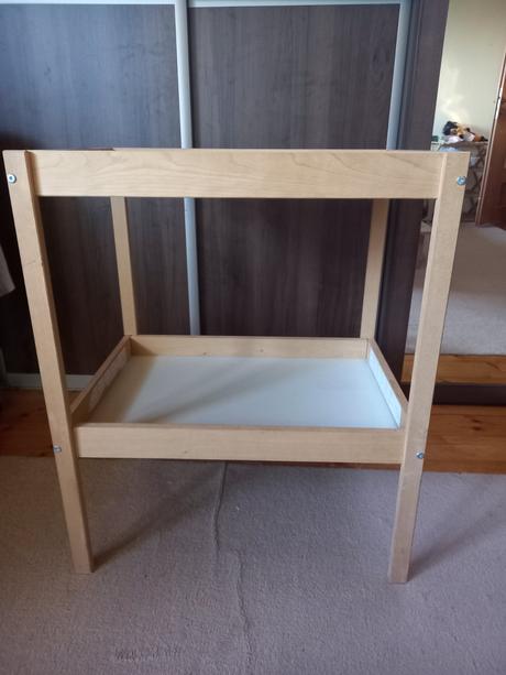 Prebalovaci pult ikea,