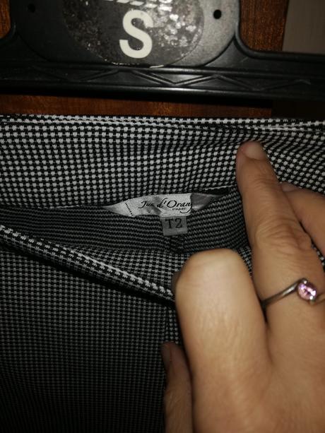 Elegantne tristvrtaky, m