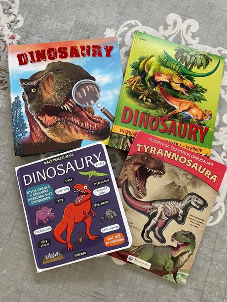 Knizky o dinosauroch 3 ks,