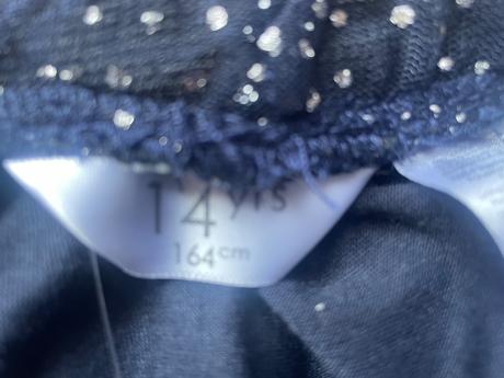 Dievčenská sukňa, 164