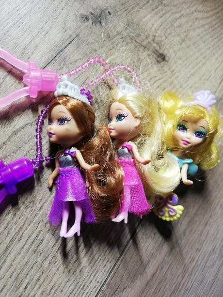 Prívesky a prsteň, 