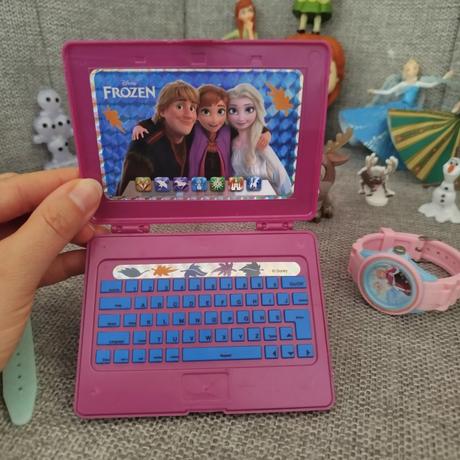 Zbierka figúrok frozen + polly pocket grátis,