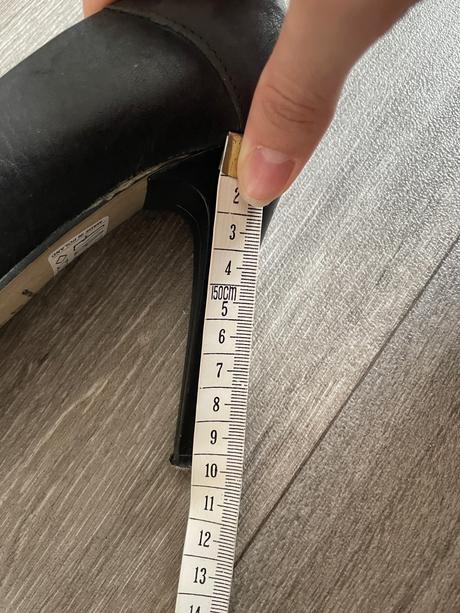 Pravé kožené čierne lodičky, 37