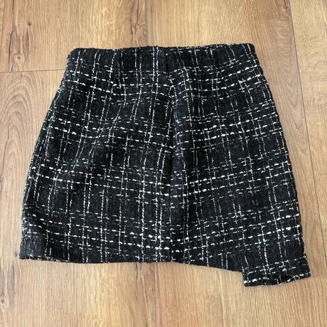 Čierna károvaná sukňa, s