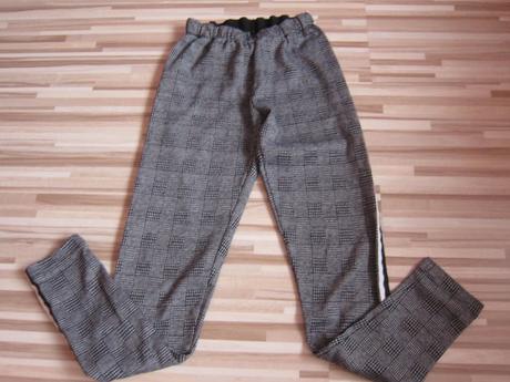 Leginy trošku hrubšie, 146