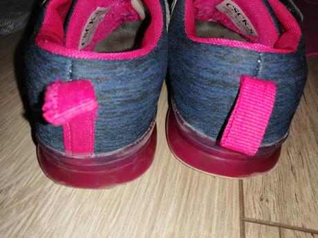 Balíček, tenisky 29, 104–116