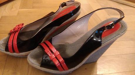 Sandale na plnom opatku, 40