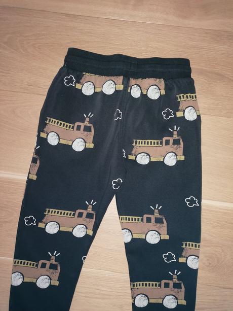 2x tepláky, george,116