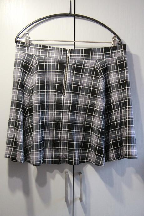 Čierno biela károvaná sukňa l/xl, l