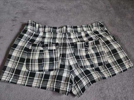 Šortky, gate,42