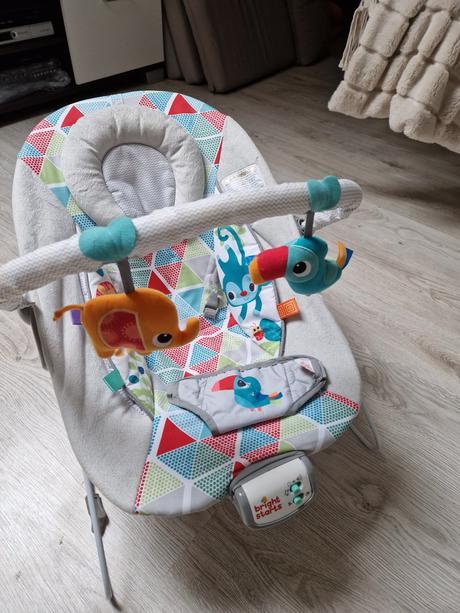 Vibrujuce kresielko bright stars, 