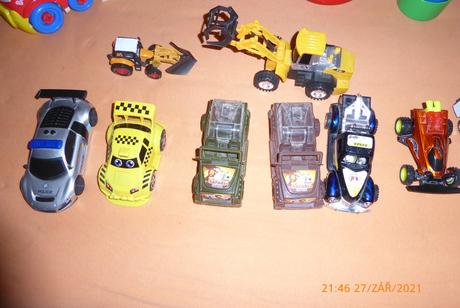 Autá-niektoré nové, len 1e al.2e/ks,