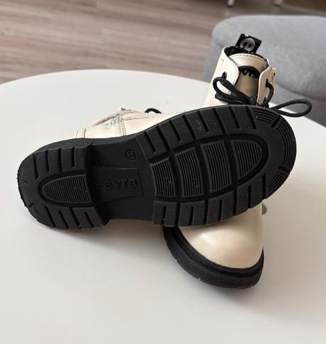 Topanočky levis, levis,33