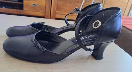 Čierne lodičky veĺ.37,5, 37