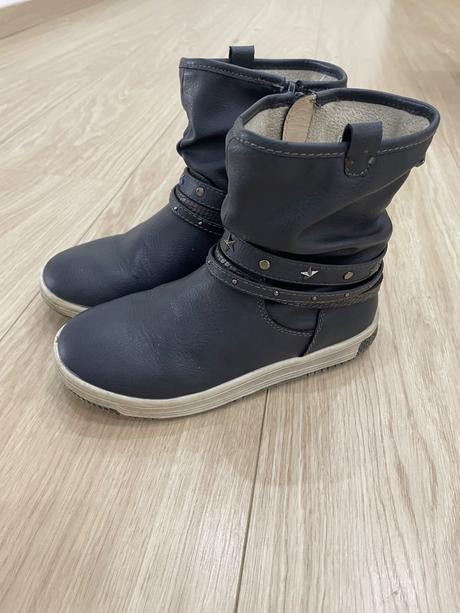 Cizmicky, humanic,31