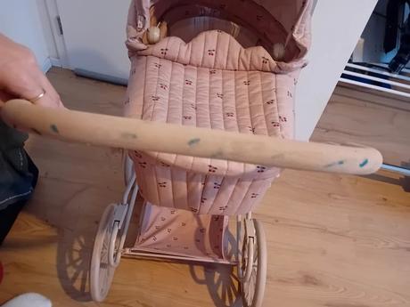 Kočík pre bábiky konges sjold, 