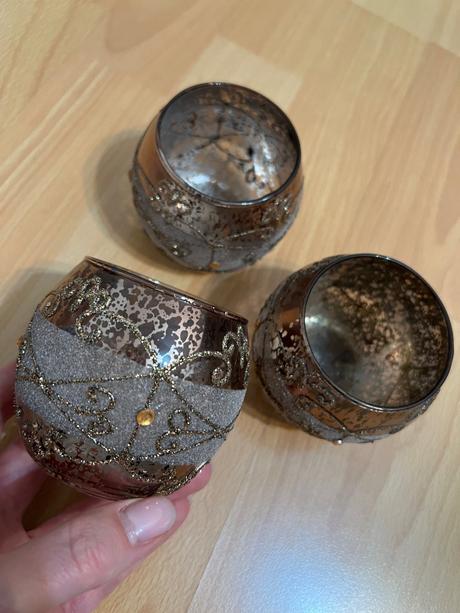 Svietnik na čajovú sviečku,